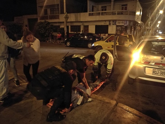 Choque de dos automóviles en avenida “Pardo” de Chimbote deja como saldo tres menores heridos