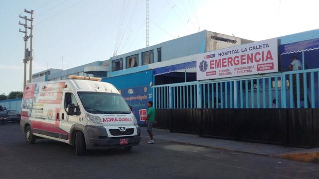 Tico que trasladaba escolares chocó contra vehículo colectivo y hay 4 heridos en Chimbote