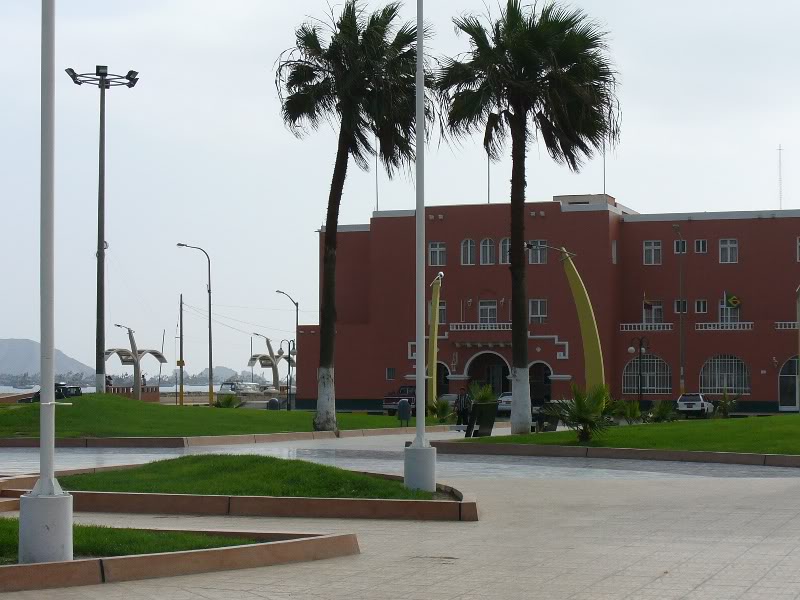 Hidrandina colocará postes de alumbrado en la plaza 28 de Julio de Chimbote