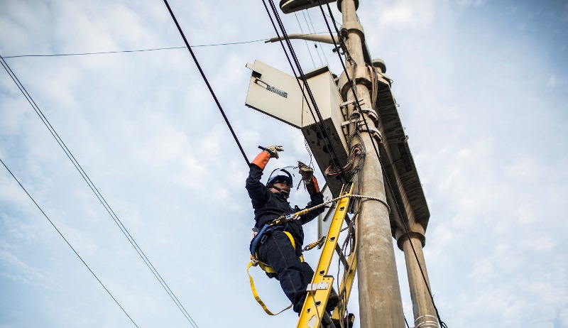 Interrupción del servicio eléctrico se debió a choque en avenida Pardo