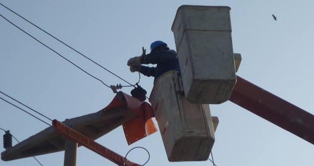 Hidrandina restablece servicio de luz en pueblos de Chimbote y Santa