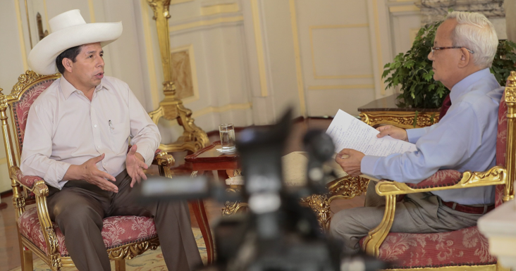 Hildebrandt sobre entrevista a Castillo: "El entorno lo blinda y la vanidad lo confunde"