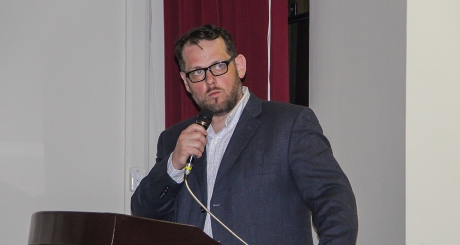 Historiador canadiense expuso su investigación sobre Chimbote