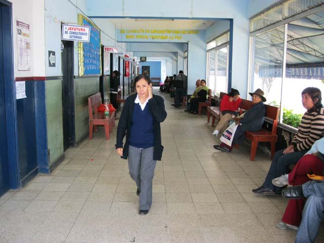 Trabajadores critican visita del nuevo titular de la Diresa al  Hospital La Caleta