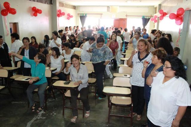 Chimbote: Rinden homenaje a madres de Club de Diabetes y trabajadoras de hospital La Caleta