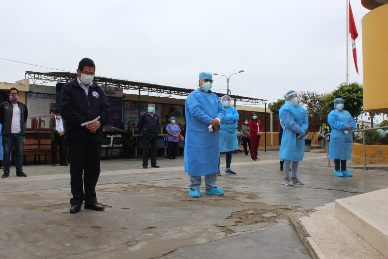 Personal de hospital de Chimbote hizo oración a Dios por la salud de sus compañeros con covid-19