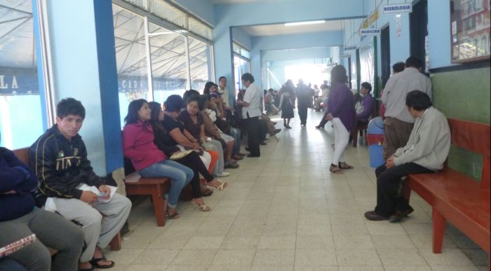 Disponen mejorar el voltaje eléctrico en el Hospital La Caleta