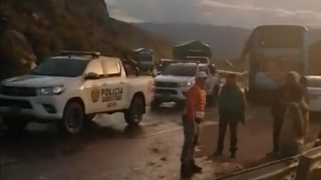 Huaico bloqueó la vía Cátac - Cahuish en sector Querococha, en la provincia de Recuay