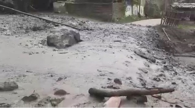 Áncash: huaico bloquea carretera en el tramo Pomabamba - Huayllán