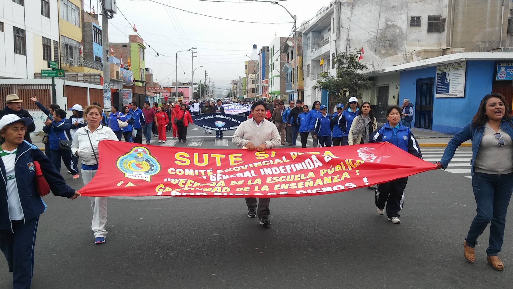 Con un 30 por ciento se inició la huelga indefinida de docentes en el Santa