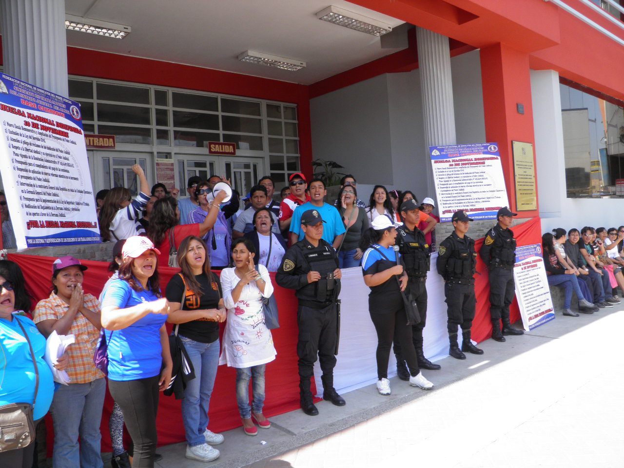 Chimbote: audiencias suspendidas por huelga de trabajadores de la Corte del Santa