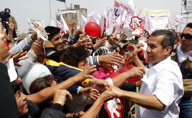 Presidente Humala hace entrega simbólica de vivienda 100 mil en Nuevo Chimbote (Avance)