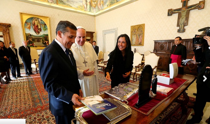 Presidente Humala se entrevistó con el Papa Francisco y lo invita al Perú