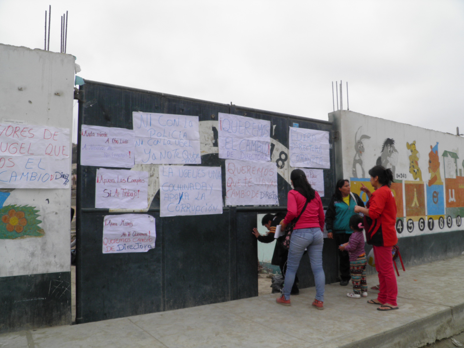 En colegio de la "Esperanza Baja" directora se resiste entregar informe de dinero de mantenimiento‏