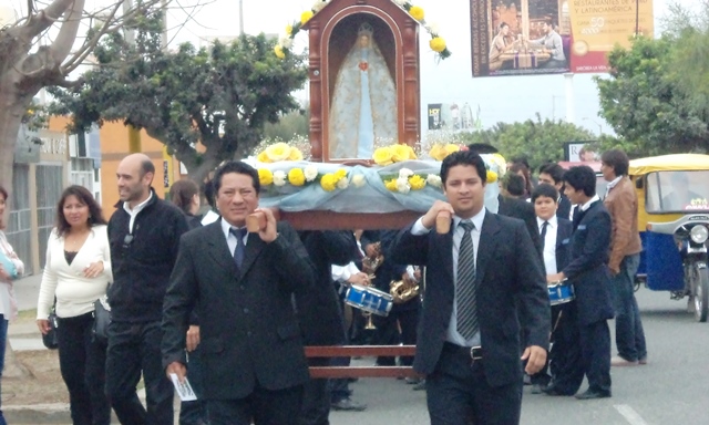 Misa y procesión por XXI aniversario de IEP “Inmaculado Corazón”