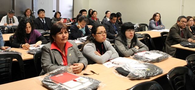 Sólo 19% de funcionarias públicas en las regiones son mujeres