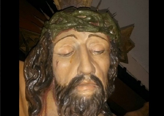 Trujillanos quedan asombrados con el llanto de la imagen del Cristo Doliente 