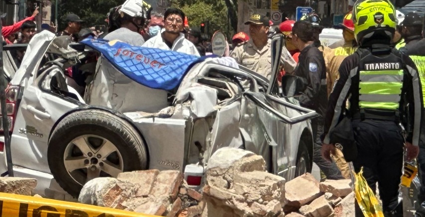 Ascienden a doce los fallecidos por el sismo de magnitud 6,5 en Ecuador  
