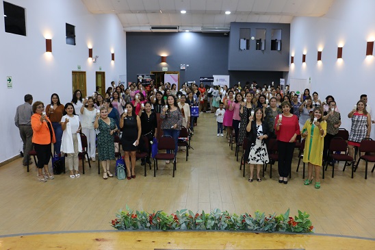 Más del 64 % de mujeres emprendedoras son madres en el Perú