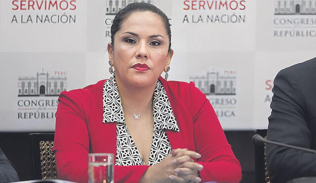 Congresista Digna Calle regresaría recién en setiembre