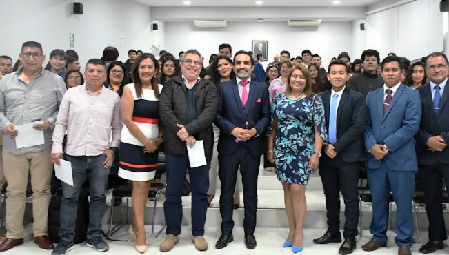 UCV Chimbote rinde homenaje a los hombres y mujeres de prensa en su día