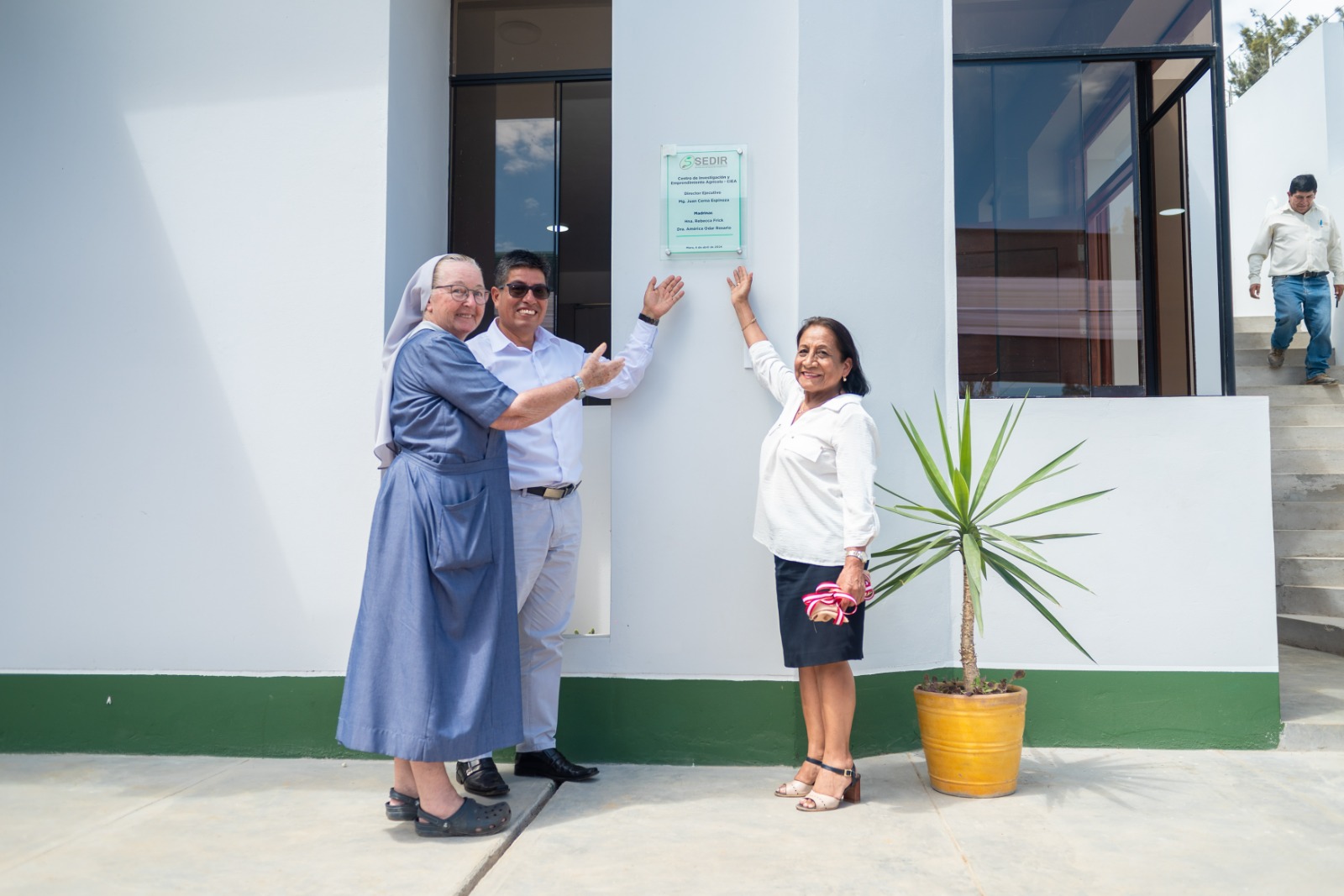 Inauguran centro de investigación y emprendimiento agrícola en Moro 