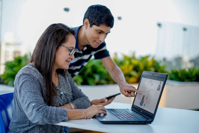  ¿Comprarás un celular a tu mamá? Sigue estas recomendaciones para evitar que su equipo sea bloqueado   