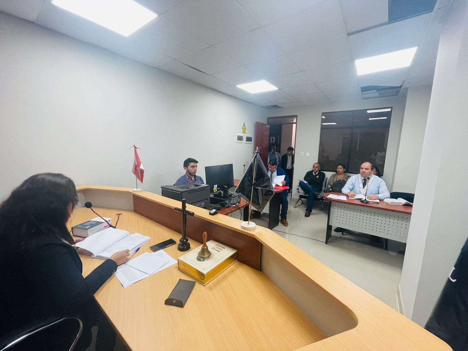 En seis horas módulo de flagrancia de la Corte del Santa sentenció a sujeto que robó celular