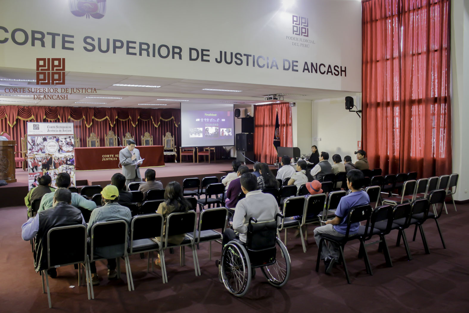 Corte de Justicia de Áncash imparte charla sobre derechos a personas con discapacidad 