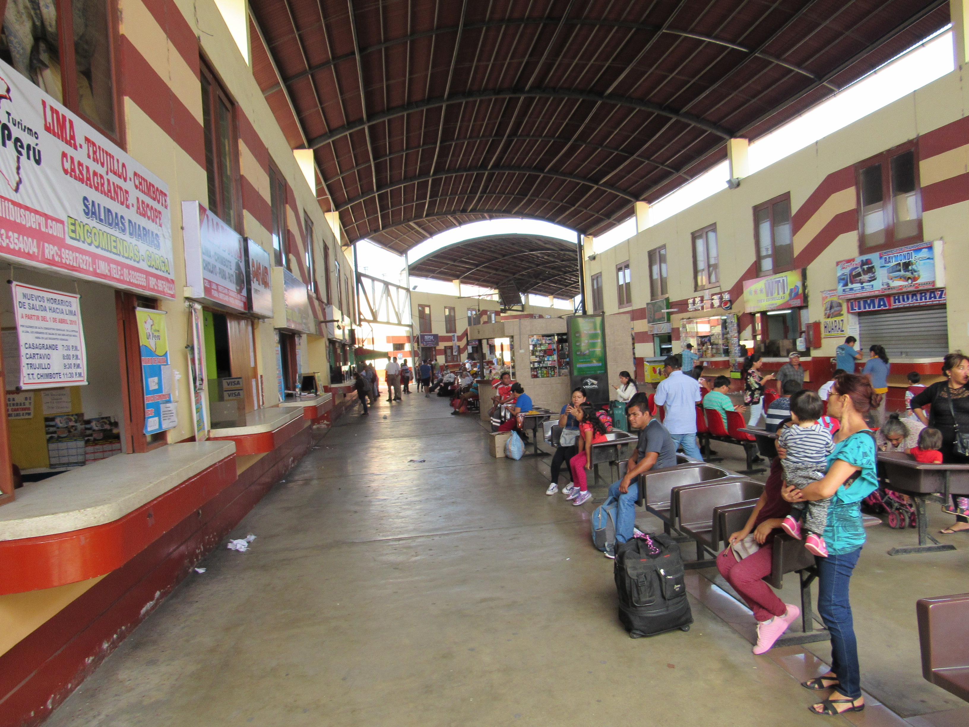 Se reduce afluencia de público en el terminal terrestre de Chimbote por Fiestas Patrias