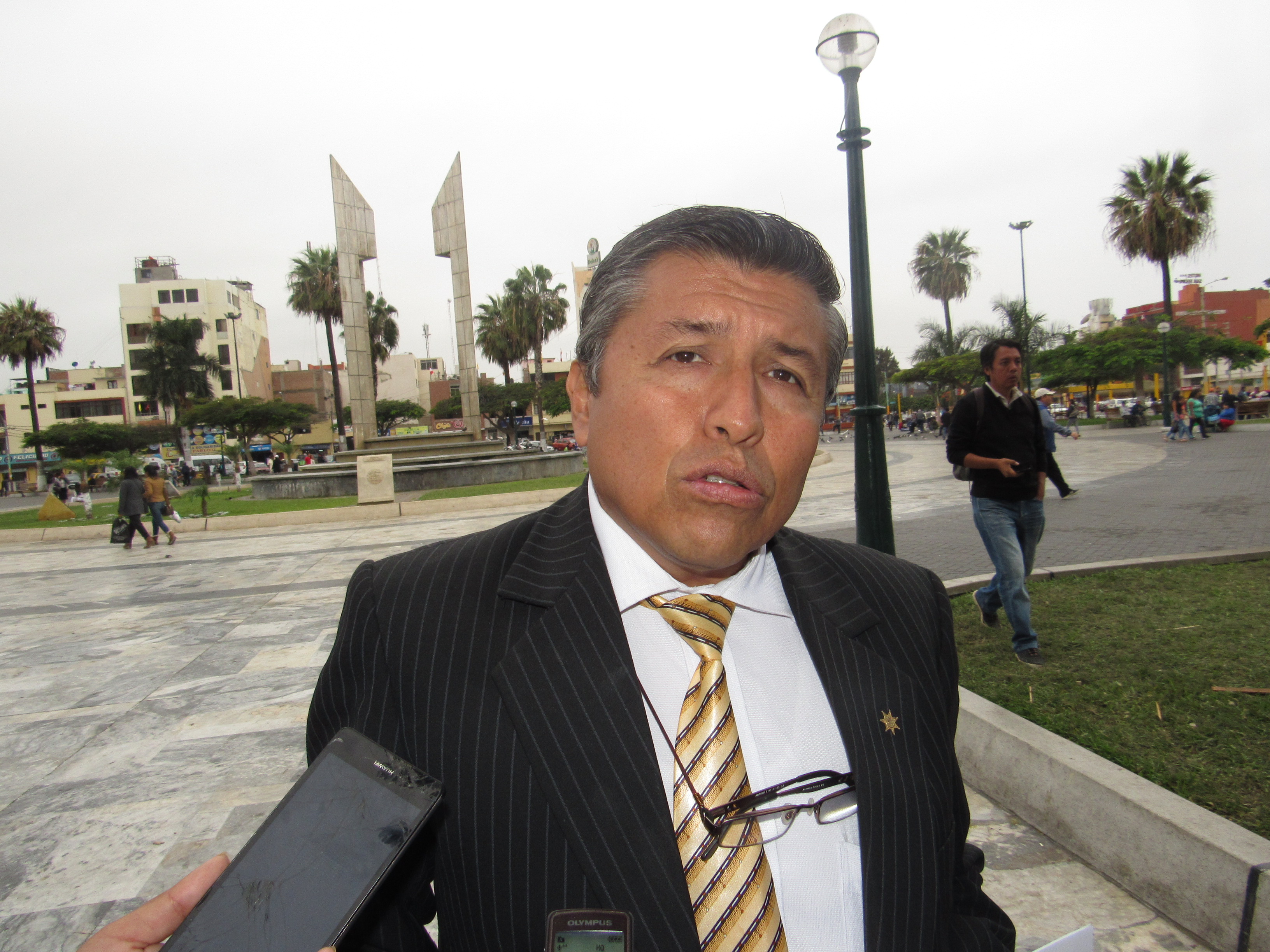 Pioneros y egresados de la USP piden a Policía usar mecanismos para dar con el paradero del exrector