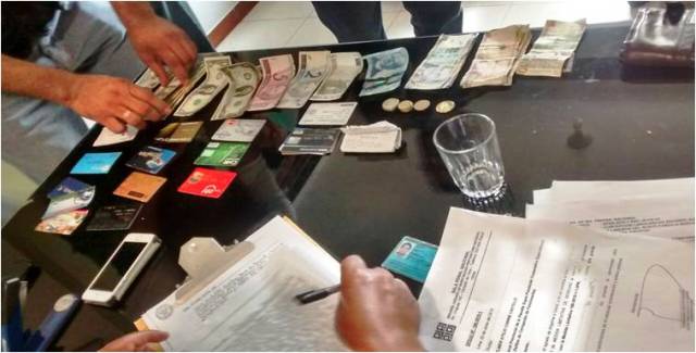 Hallan contratos de obras, DNI de Martín Belaúnde y fotografías en casa de Eduardo Seclén 