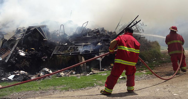 Huaraz: Sospechoso incendio en almacén del GRA quemó abundante documentación