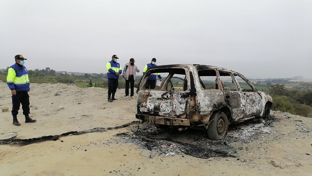 Incendian vehículo de Nuevo Chimbote, propietario sospecha que se trate de un atentado
