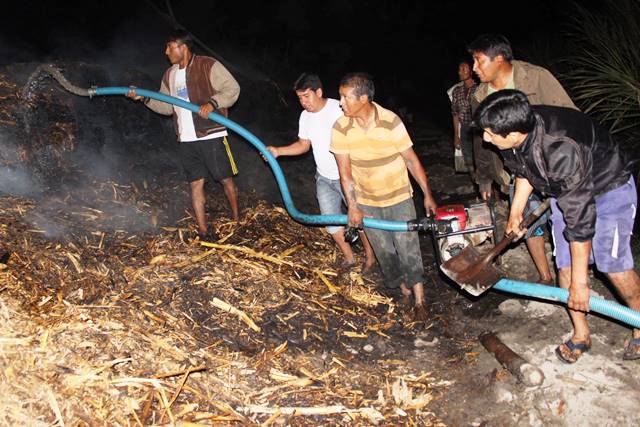 Por quemar basura agricultor acaba con media hectárea de caña de azúcar en Cambio Puente