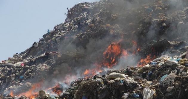 Autoridades respaldan a alcalde Briceño por incendio provocado en botadero de Coishco 