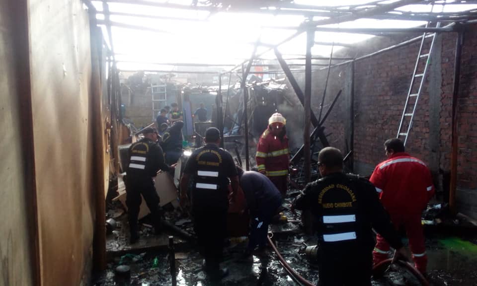 Nuevo Chimbote: incendio por corto circuito deja en la calle a humilde familia  