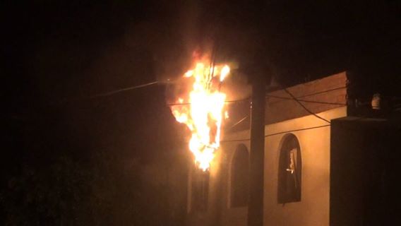 Nuevo Chimbote: serenos apagan incendio en “José Carlos Mariátegui” provocado por cortocircuito en transformador