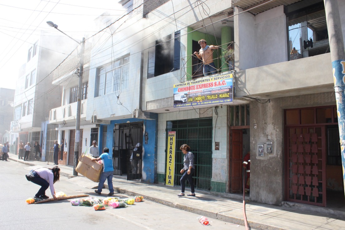 Chimbote: corto circuito originó un incendio en una vivienda de “Balta”