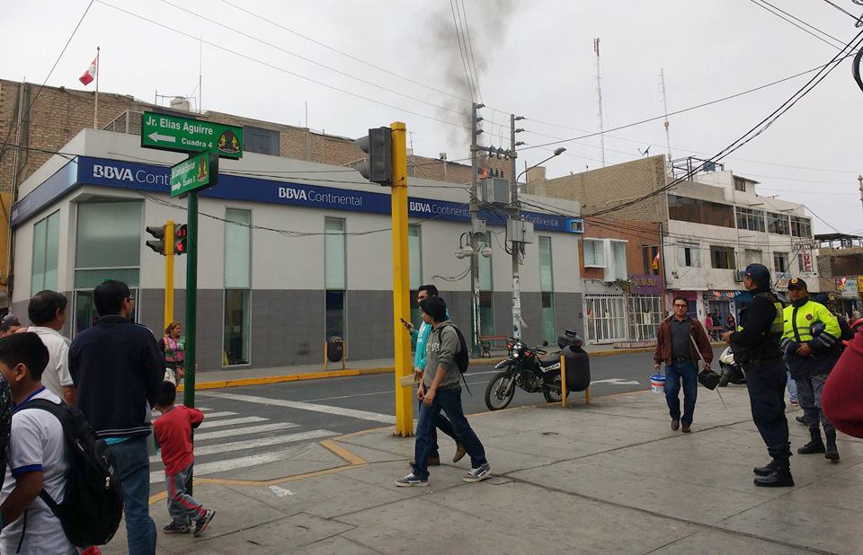 Chimbote: momentos de desesperación por incendio de un transformador en calle céntrica