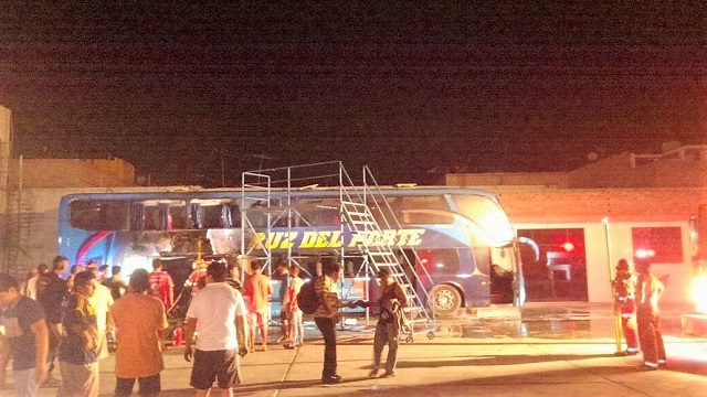Bus que había llegado de Lima se incendia por desperfectos mecánicos en Nuevo Chimbote