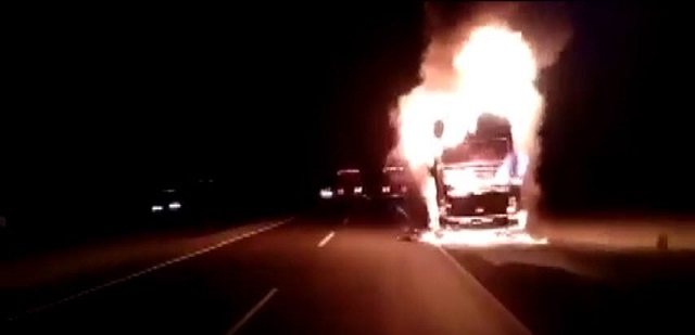 Huarmey: 45 pasajeros salvan de morir al incendiarse bus en la Carretera Panamericana Norte  