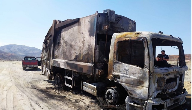 Aparente cortocircuito hizo que carro compactador del municipio de Nuevo Chimbote se prendiera en llamas