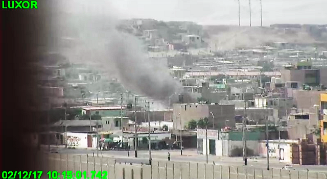 Cortocircuito desencadenó incendio en Nuevo Chimbote, tres ranchos se quemaron