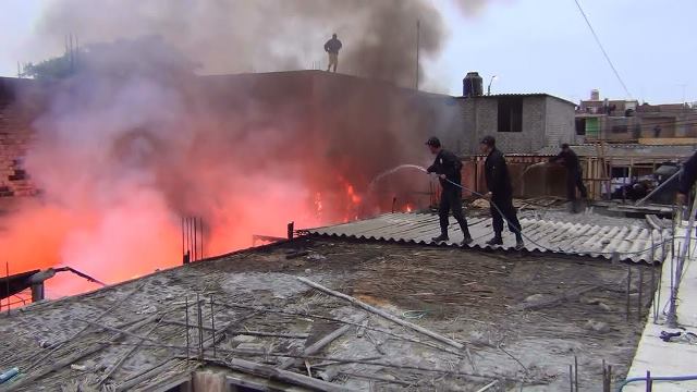 Nuevo Chimbote: incendio en San Luis dejó daños materiales