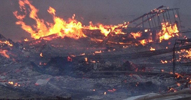 Nuevo Chimbote: incendio en ampliación “Villa Express” consume precarias viviendas