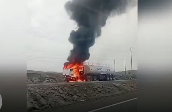 Chimbote: camión cisterna se incendió en la carretera Panamericana Norte, cerca a Samanco