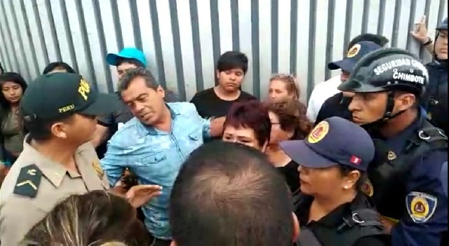 Una mujer venezolana y una limeña sostuvieron una gresca causando alboroto en el centro de Chimbote