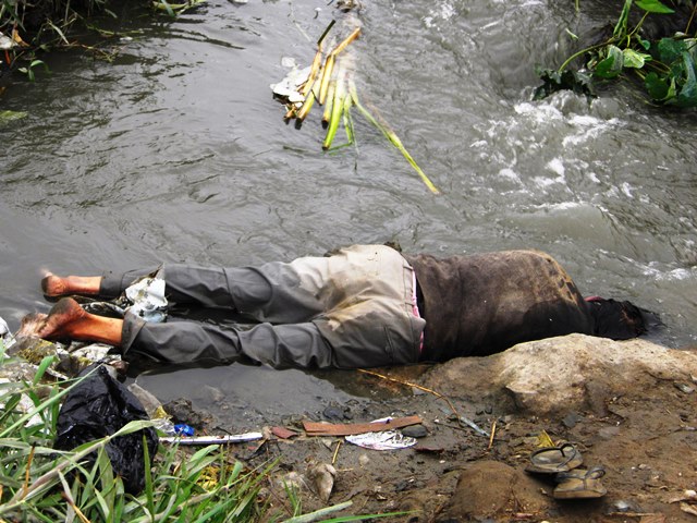 Indigente muere ahogado al caer a acequia en "Tres Estrellas"