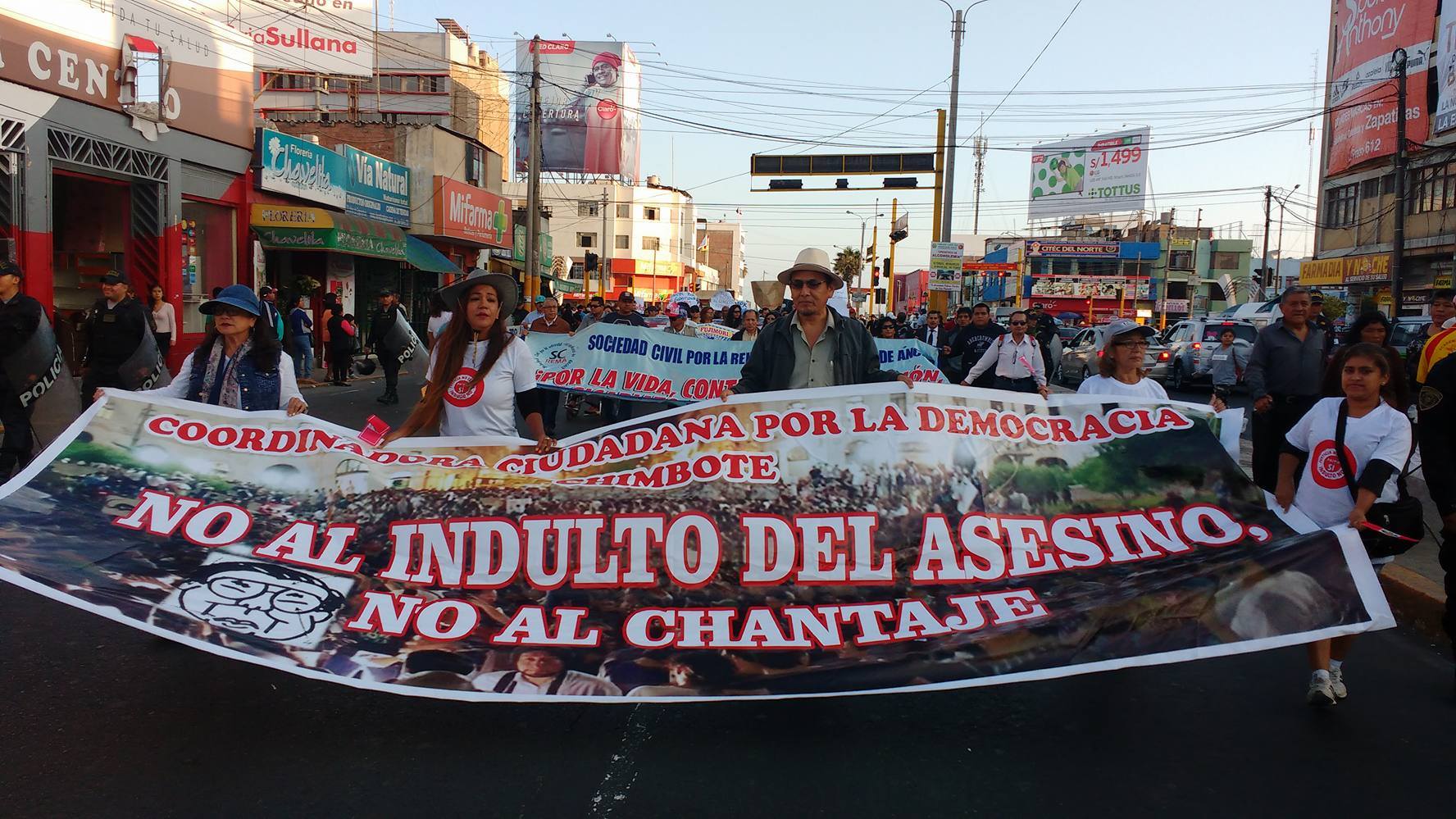 Chimbote: decenas de personas se movilizan en rechazo al posible indulto de Alberto Fujimori